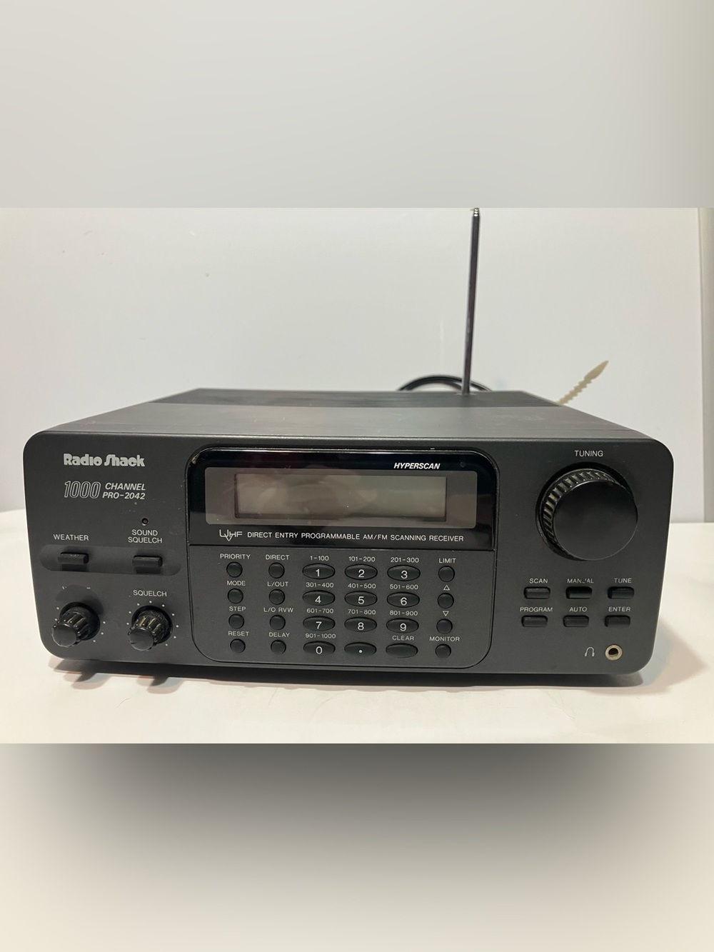 Radio Shack Pro-2042 1000 Channel Scanning Receiver scanner Tested Working